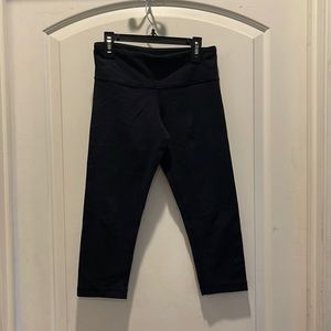 Lululemon cropped Yoga pants